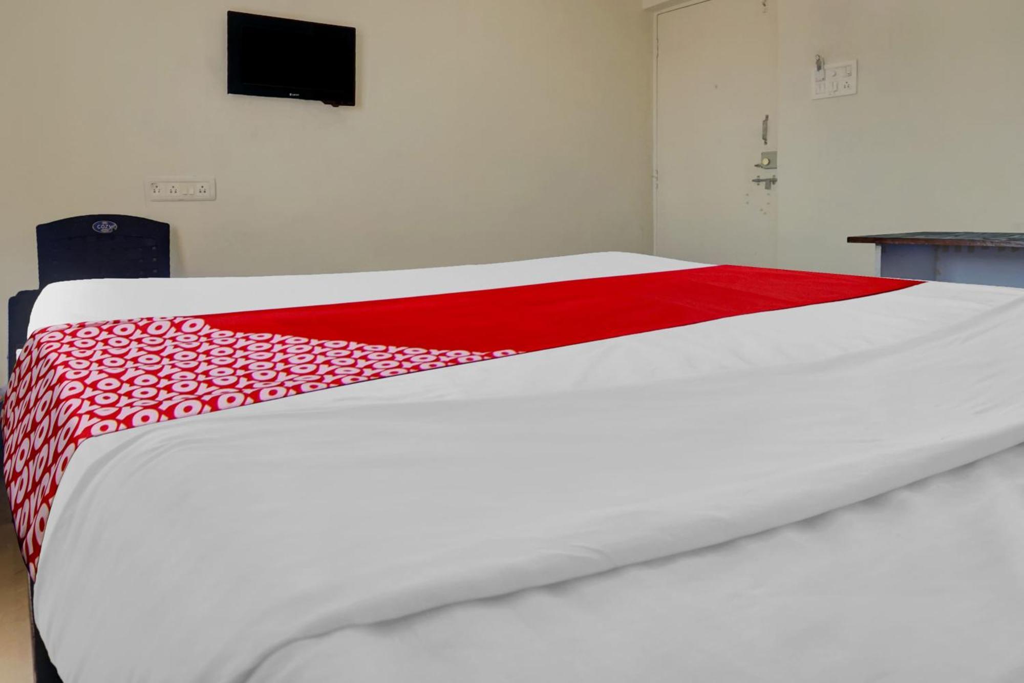 Hotel O Happy Homely Stay Sasvad Eksteriør bilde