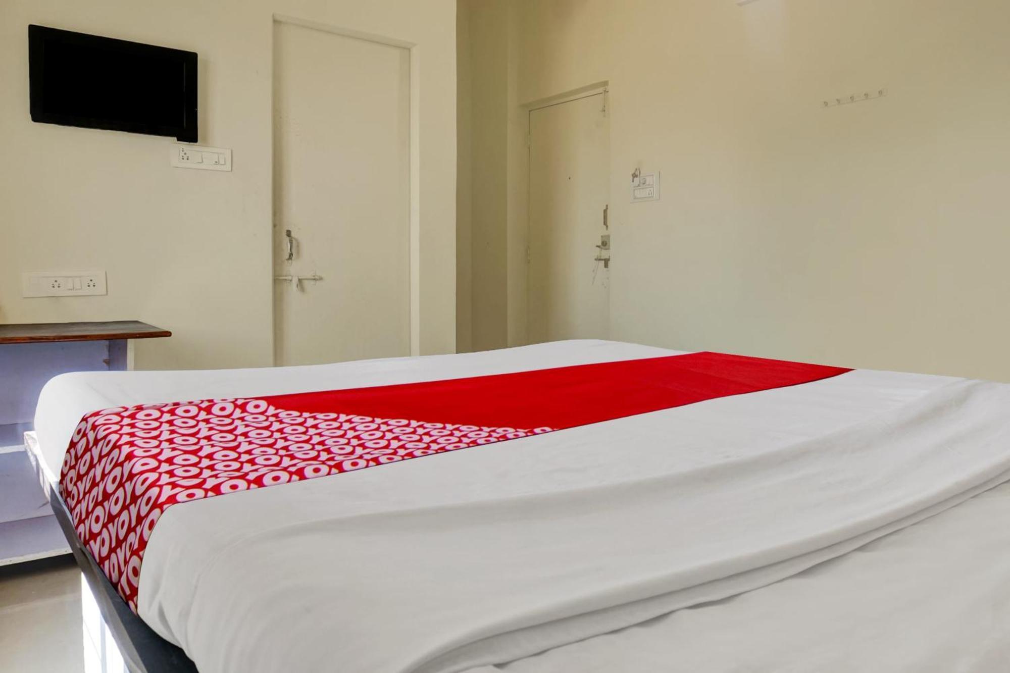 Hotel O Happy Homely Stay Sasvad Eksteriør bilde